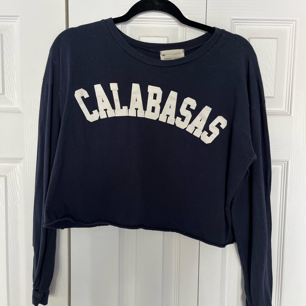 Cropped long sleeve top